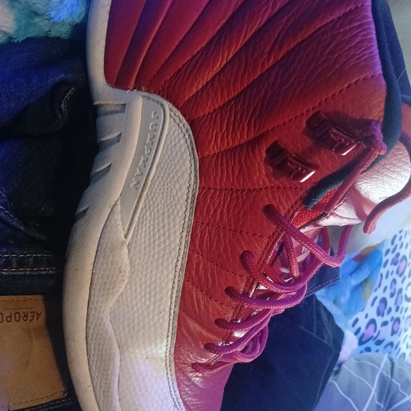 Athletic_Shoes